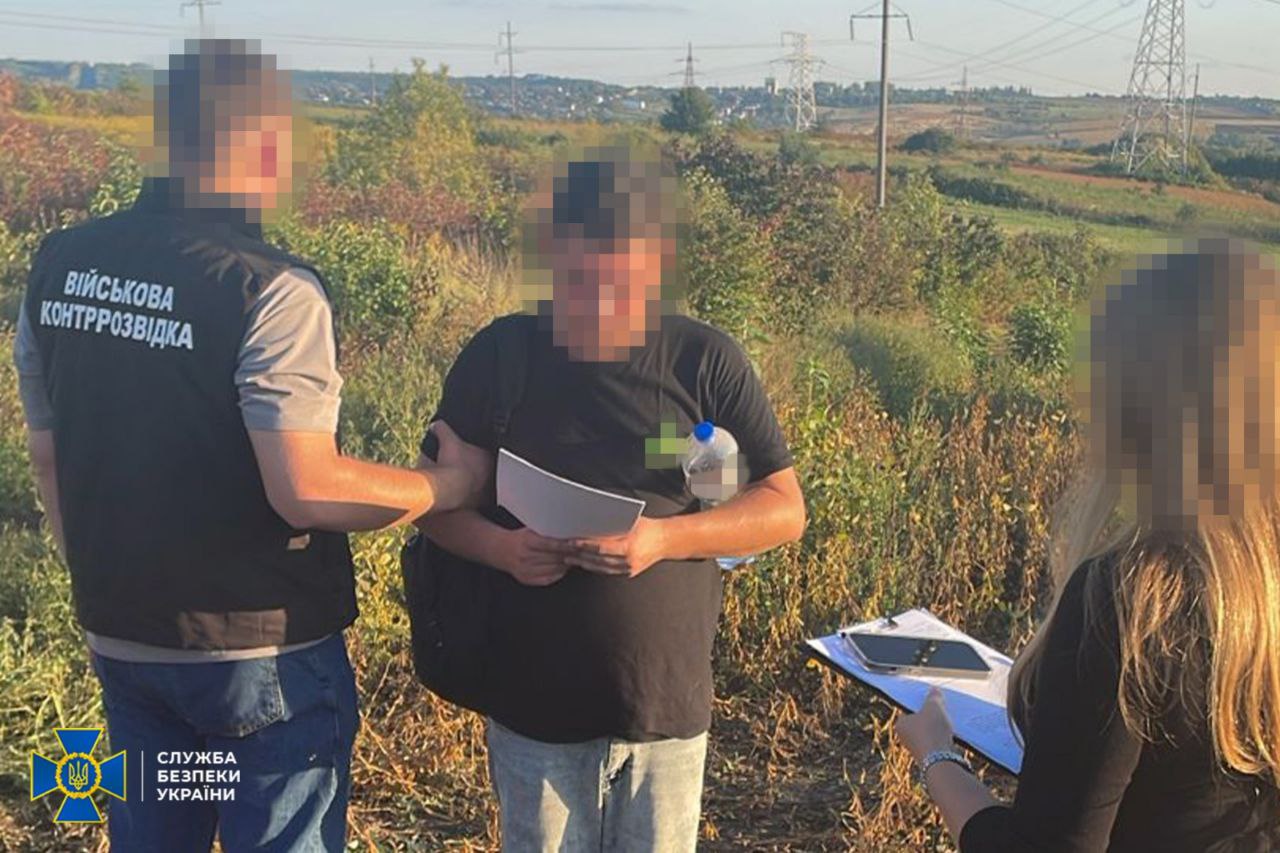 У Хмельницькому затримали агента ФСБ, який коригував атаки РФ по аеродромах та енергооб’єктах на заході України