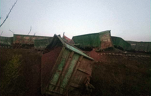 На Запоріжжі партизани підірвали колії: військовий потяг окупантів пішов під укіс На Запоріжжі партизани підірвали колії: військовий потяг окупантів пішов під укіс