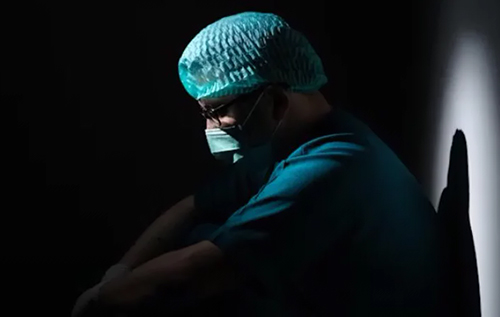 Хотів зменшити своє нічне навантаження: в Німеччині до довічного засудити медбрата, який вбив десять пацієнтів Хотів зменшити своє нічне навантаження: в Німеччині до довічного засудити медбрата, який вбив десять пацієнтів