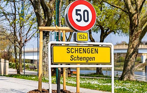 Рада ЄС схвалила нові правила позбавлення безвізу з Євросоюзом Рада ЄС схвалила нові правила позбавлення безвізу з Євросоюзом