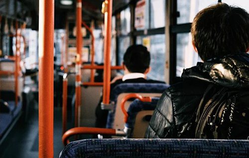 У Канаді чоловік викрав пасажирський автобус і возив людей, поки не збився з маршруту