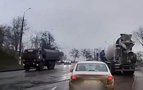 "Найпотужніша одночасна передислокація за останній рік": у Маріуполі зафіксували перекидання російських сил на Запорізький напрямок