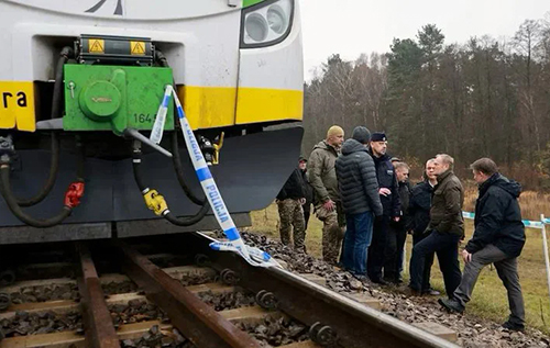 "Це були професіонали": у Польщі вважають, що диверсанти планували "велику залізничну катастрофу" "Це були професіонали": у Польщі вважають, що диверсанти планували "велику залізничну катастрофу"
