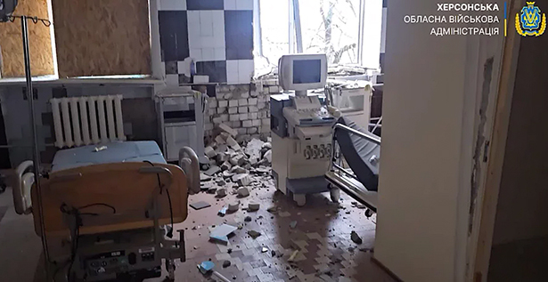 Росіяни вдарили по перинатальному центру в Херсоні: в той момент лікарі приймали пологи, – ОВА. ВІДЕО