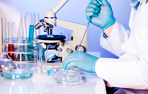 Учені навчилися "перезаряджати" старіючі клітини