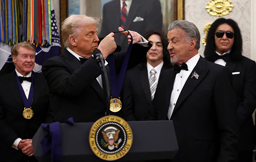 Сталлоне отримав з рук Трампа найвищу нагороду для митців США