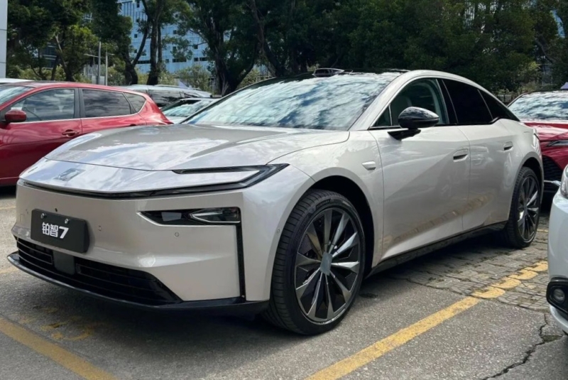 Преміум авто: новий електрокар Toyota може забезпечити запас ходу до 710 км Преміум авто: новий електрокар Toyota може забезпечити запас ходу до 710 км