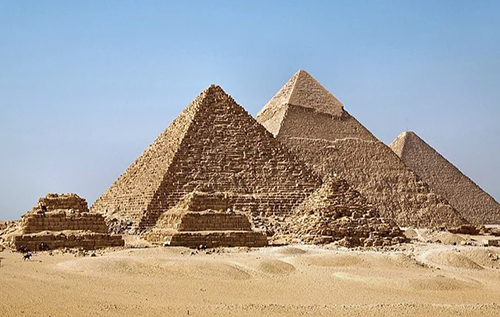Італійські дослідники заявили про виявлення мегаструктур під пірамідами Гізи Італійські дослідники заявили про виявлення мегаструктур під пірамідами Гізи