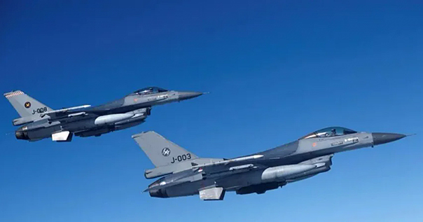 У Німеччині невідомі світили у пілотів винищувачів F-16 лазерним променем У Німеччині невідомі світили у пілотів винищувачів F-16 лазерним променем