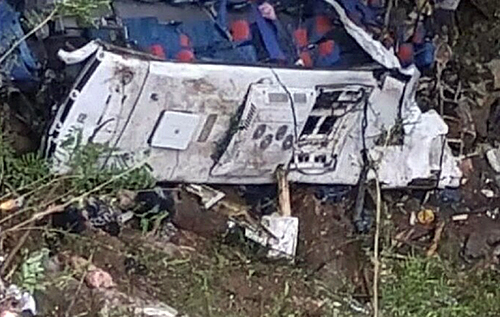 В Колумбії шкільний автобус впав у 80-метрову прірву: щонайменше 17 осіб загинули В Колумбії шкільний автобус впав у 80-метрову прірву: щонайменше 17 осіб загинули