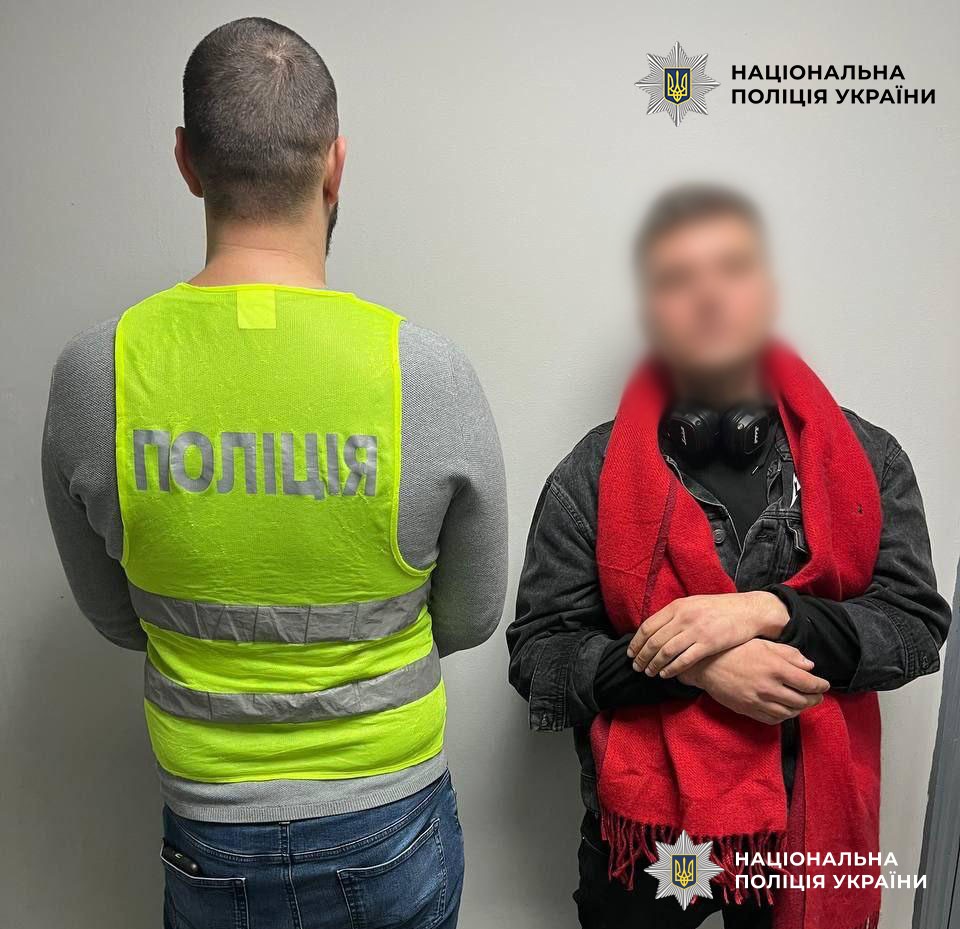 У Києві затримали чоловіка, який убив 89-річну бабусю й намагався вбити матір. ФОТО