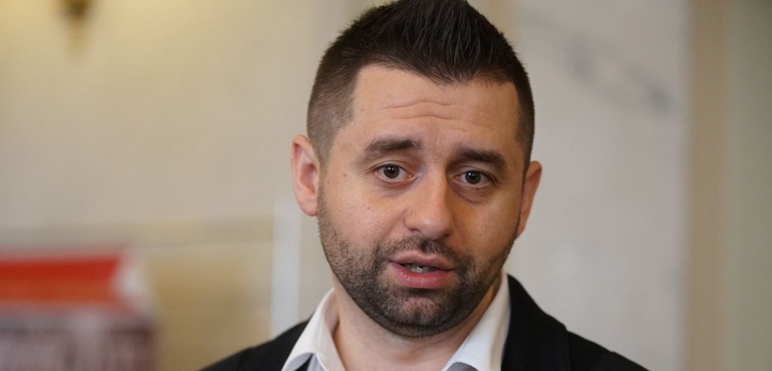 Є дуже багато нардепів, які не можуть і не хочуть далі працювати в Раді, - Арахамія Є дуже багато нардепів, які не можуть і не хочуть далі працювати в Раді, - Арахамія