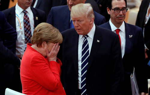 Bloomberg: Трамп заважає Меркель в її спробах протистояти Путіну