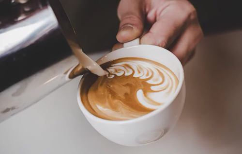 Не бадьорить, а навпаки: чому кава викликає сонливість