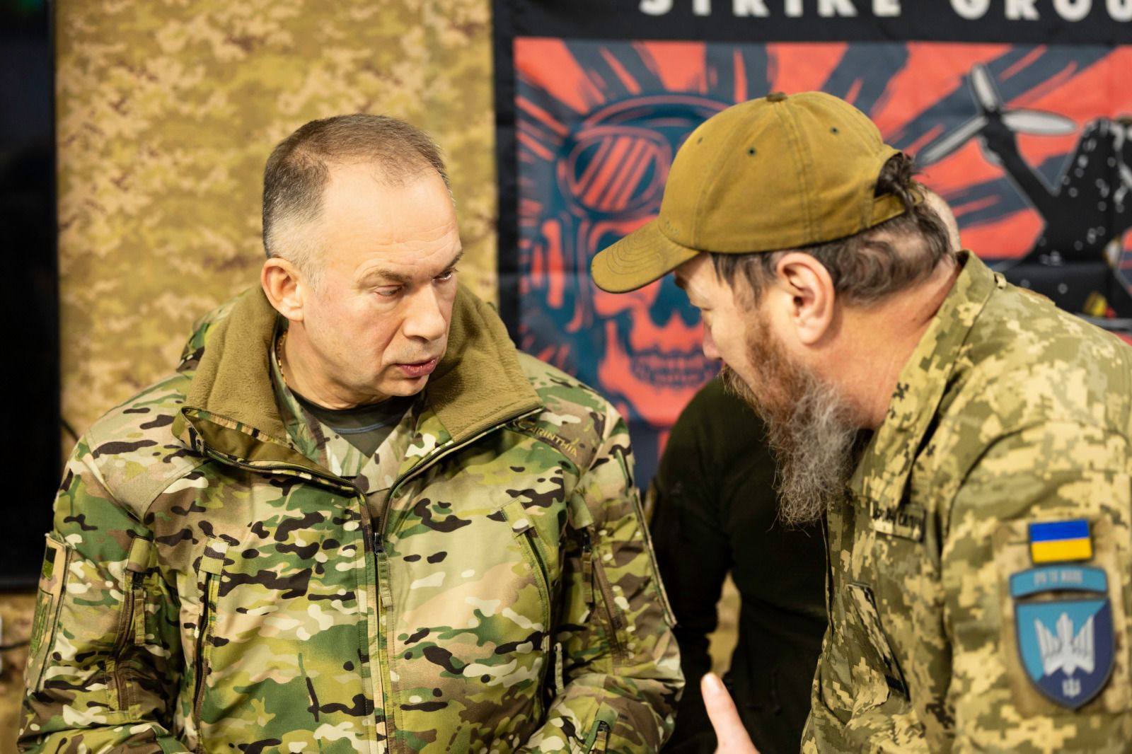 Ворог підтягує резерви до Покровська, шукає можливості прориву нашої оборони, — Сирський