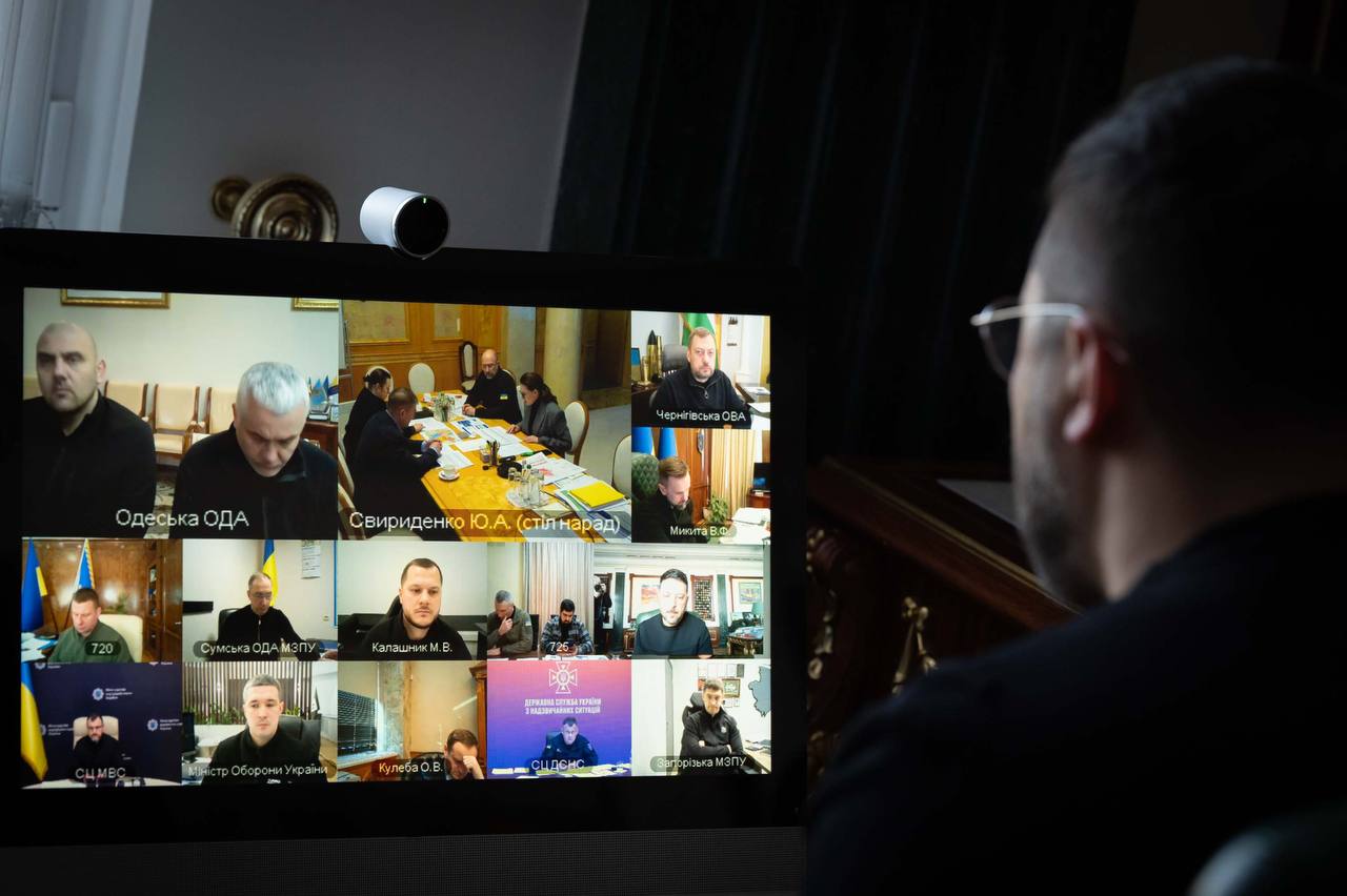 Зеленський: Близько 4000 будинків у Києві досі без тепла, майже 60 % столиці – без електрики