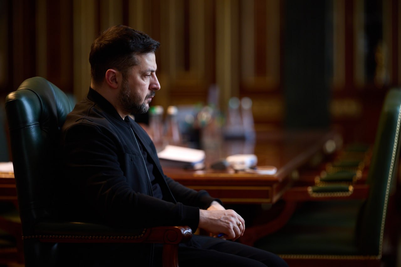 "На допомогу столиці залучені бригади майже з усієї нашої держави. Але потрібно значно більше оперативності", — Зеленський