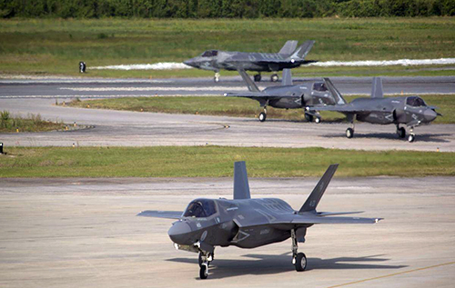 Урок "Павутини": у США виявили, що дрони можуть легко "рознести" авіабазу з F-35 Урок "Павутини": у США виявили, що дрони можуть легко "рознести" авіабазу з F-35