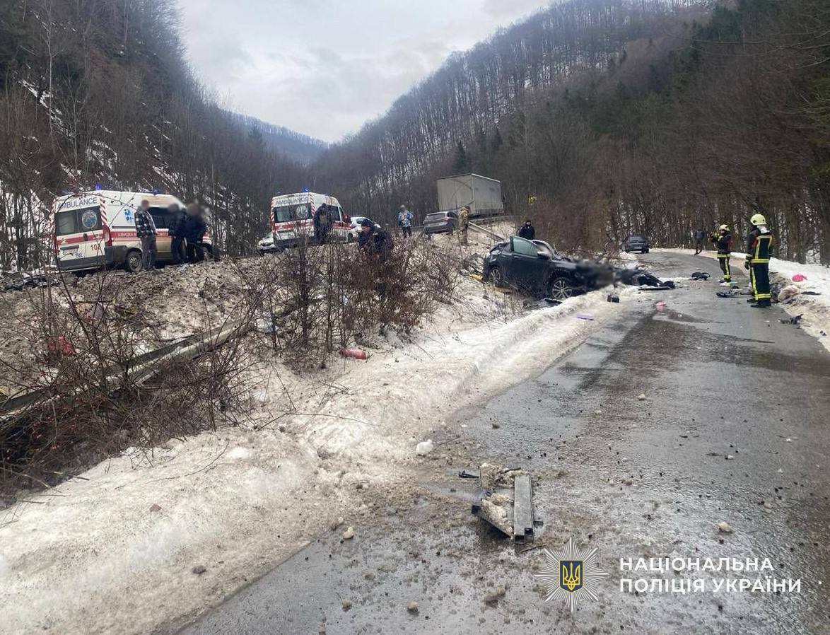 На Абранському перевалі на Закарпатті сталася потрійна ДТП: двоє загиблих