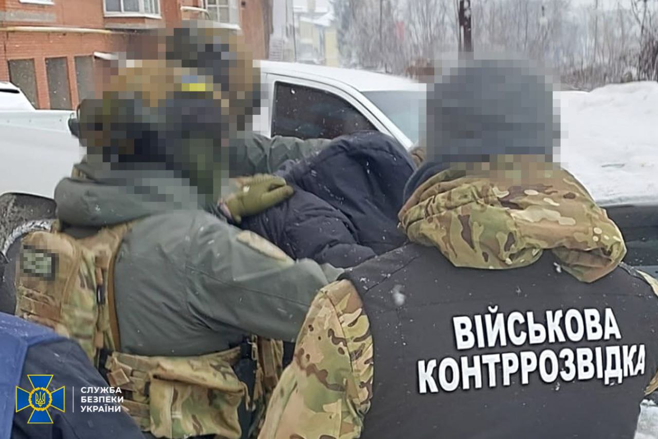 СБУ заявила про викриття восьми «ухилянтських схем»: серед затриманих — контрактник та посадовці ТЦК