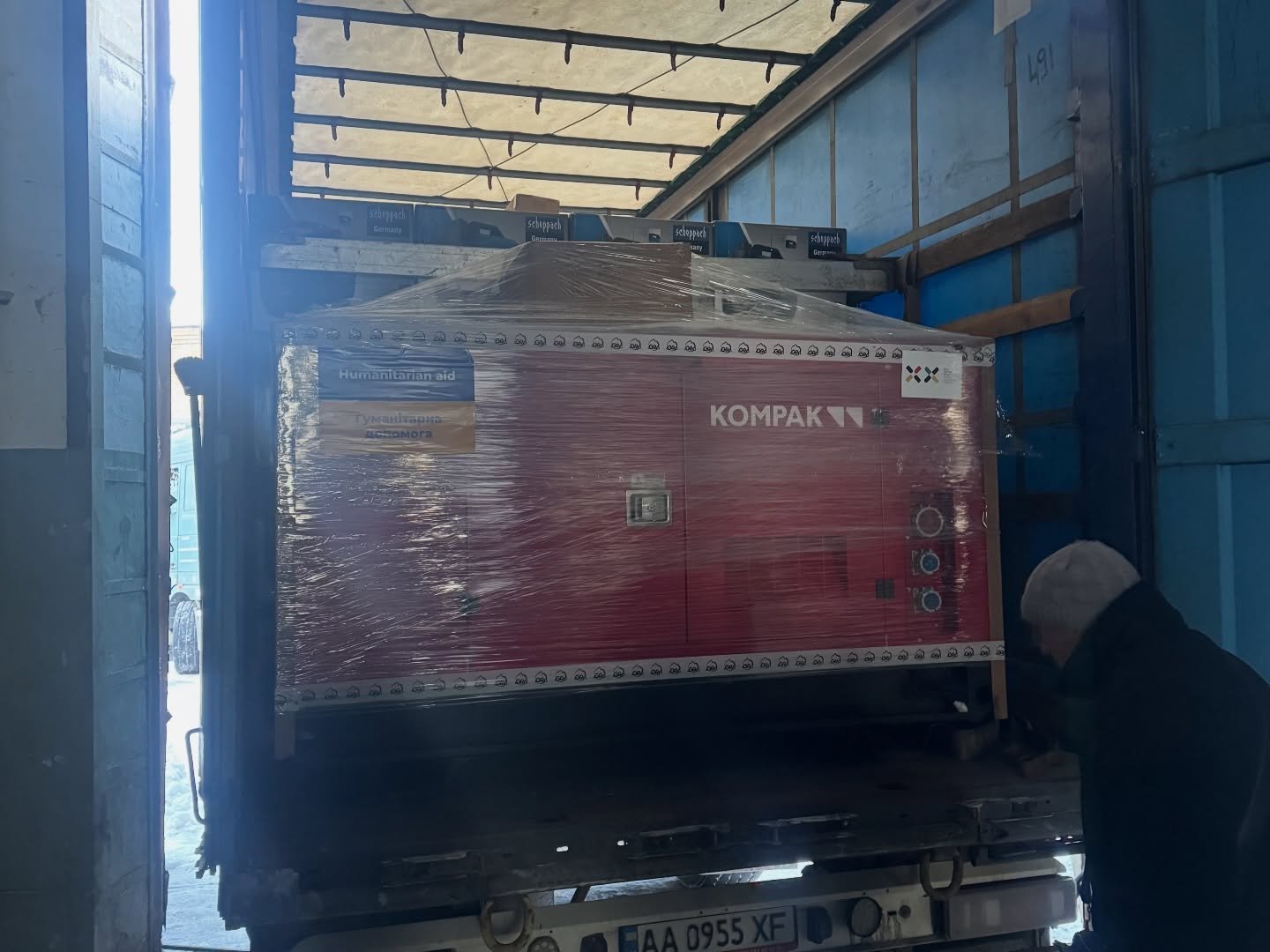 В рамках ініціативи «Тепло для України» Київ отримав генератори та інше обладнання від німецьких друзів. ФОТО