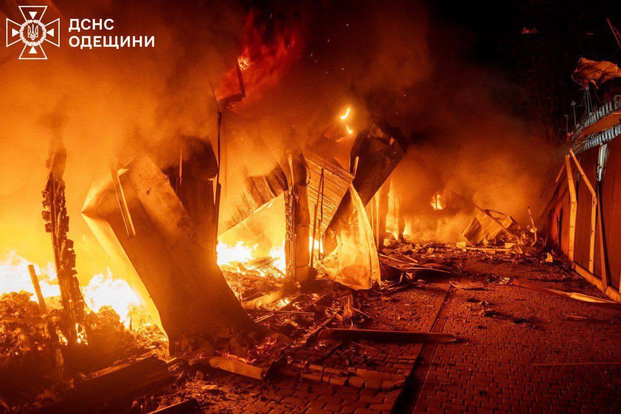 Цієї ночі Росія знову цілеспрямовано била по цивільній та енергетичній інфраструктурі України, - Кулеба