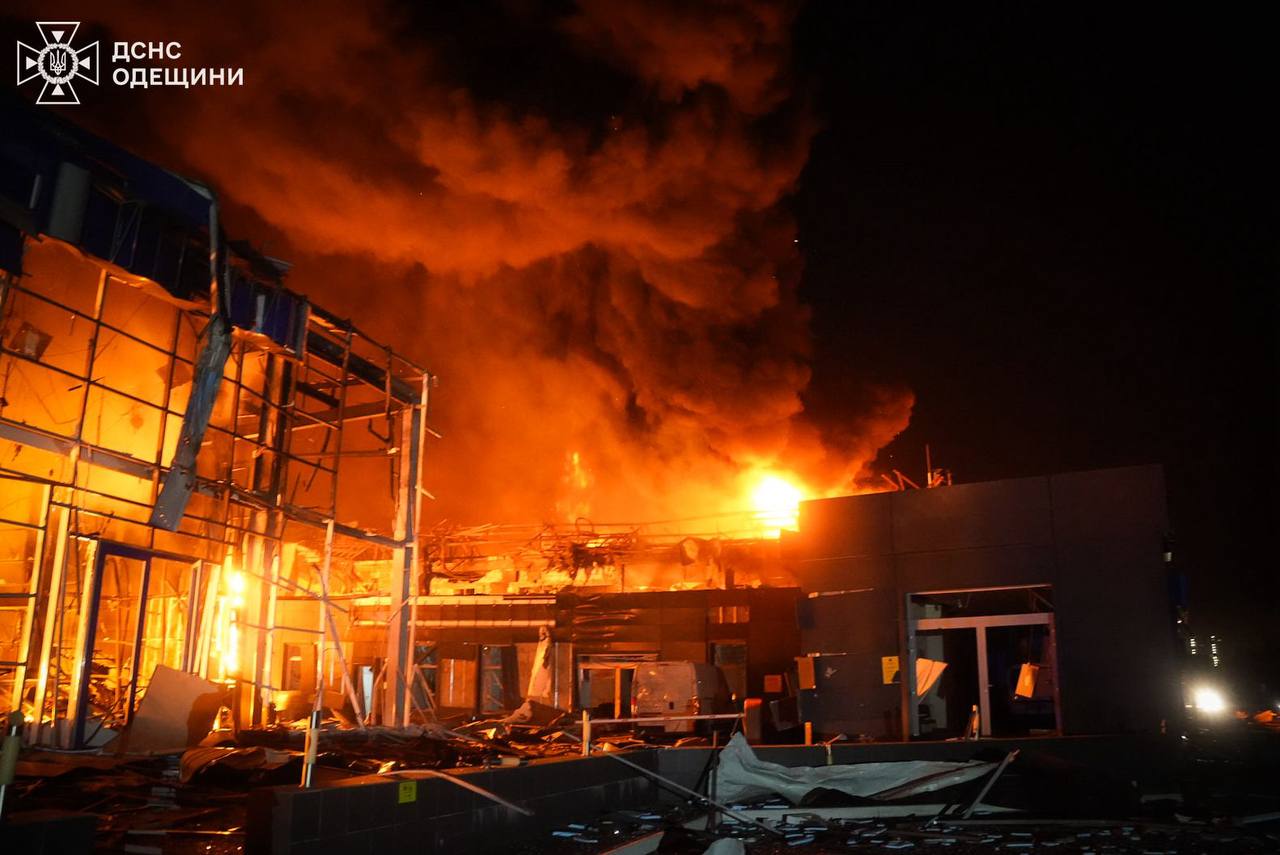 РФ вдарила по порту на Одещині: є жертва та поранені