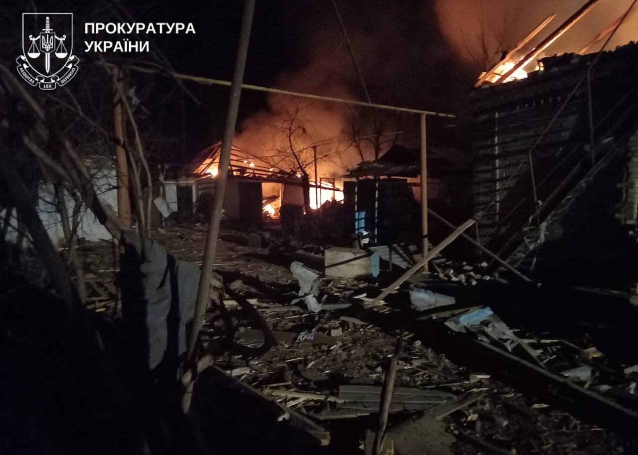 На Сумщині внаслідок атаки БпЛА загинула жінка, шестеро людей поранені, серед них діти На Сумщині внаслідок атаки БпЛА загинула жінка, шестеро людей поранені, серед них діти