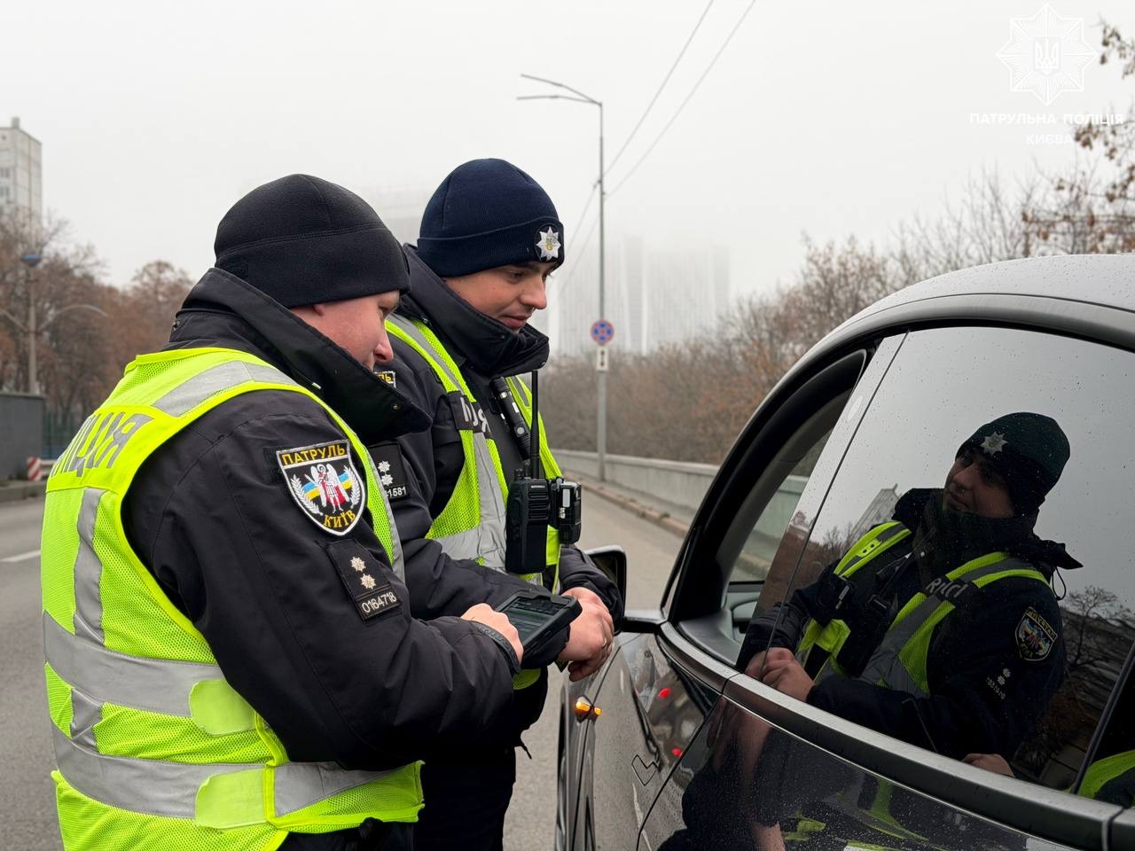 Поліція відкрила вогонь: у Києві водій під наркотиками на авто в розшуку намагався втекти від правоохоронців
