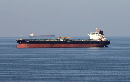 США тимчасово скасували санкції на російську нафту, яка вже перебуває в морі