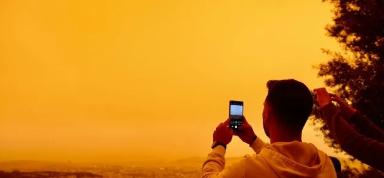 Панорама Арракіса: Грецію накрила піщана буря із Сахари. ФОТО, ВІДЕО