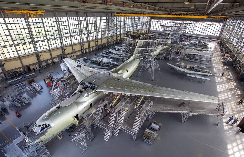 Росію атакували понад 200 БпЛА: під ударами були авіаремонтний завод, НПЗ та військова частина