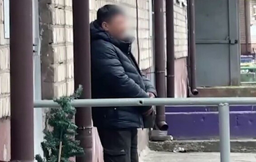 У Запоріжжі чоловік підірвав гранату біля багатоповерхівки: момент потрапив на відео