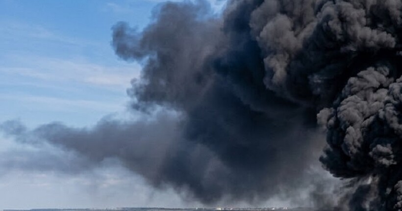 Найбільший на Балтиці порт Приморськ у Ленінградській області РФ атакували дрони, виникла масштабна пожежа