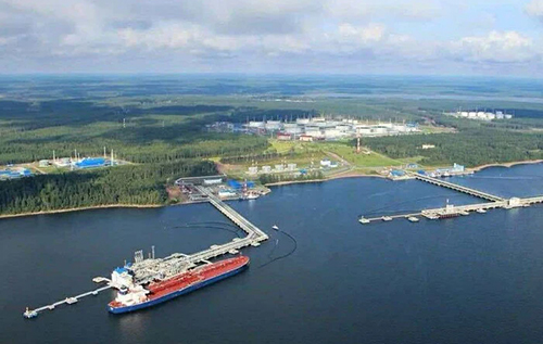 Після атаки дронів: у Балтійському морі Росія зупинила експорт нафти через два порти — Reuters