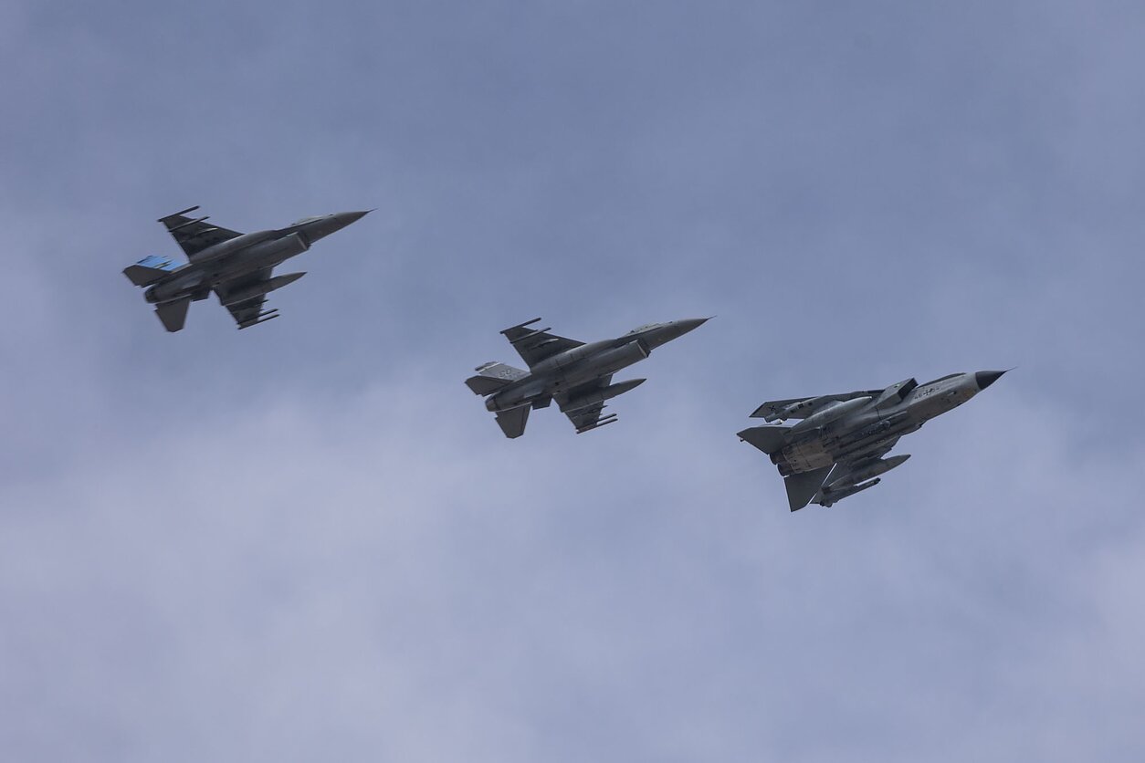 Франція і Румунія перебирають на себе місію повітряної поліції НАТО в країнах Балтії