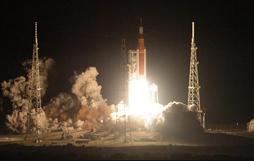 NASA вперше з 1972 року відправило астронавтів до Місяця. ВІДЕО