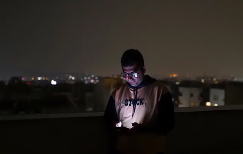 Встановили світовий рекорд: в Ірані вже понад місяць немає інтернету