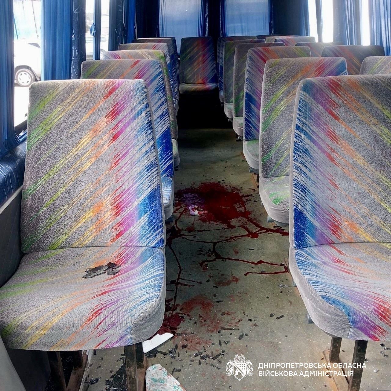 Росіяни вдруге за день поцілили у рейсовий автобус у Нікопольській громаді: пʼятеро людей поранені