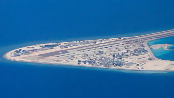 Поки уся увага прикута до Ірану, Китай створив собі новий острів, – Forbes