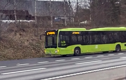 У Швеції затримали підлітка з Норвегії за кермом автобуса, який він "взяв покататися"
