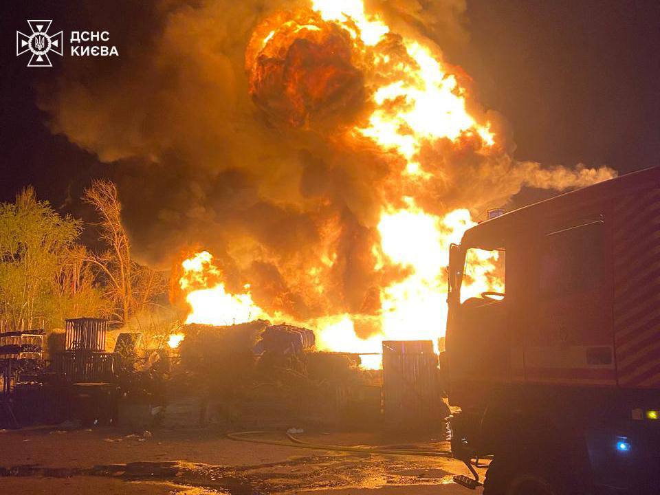 РФ масовано атакувала Київ ракетами: четверо загиблих, серед них дитина. ФОТО