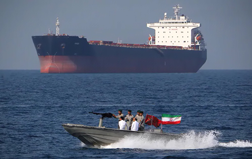 США зафіксували, як Іран встановив ще більше мін в Ормузькій протоці