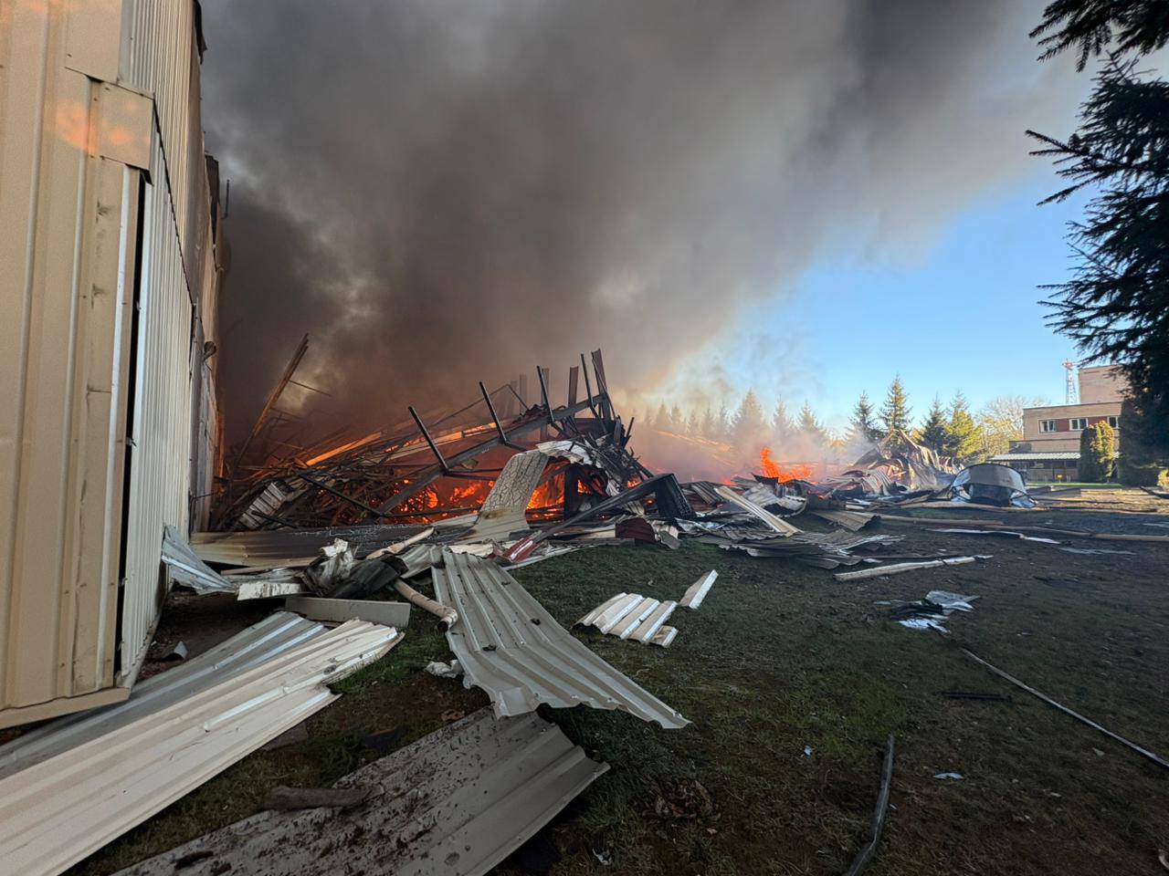 Корюківку на Чернігівщині атакували 18 дронів: в місті вирують пожежі