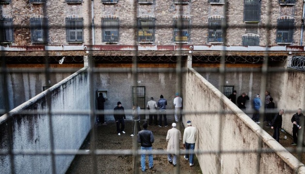 У Франції співробітники в'язниць анонсували страйк через переповненість закладів