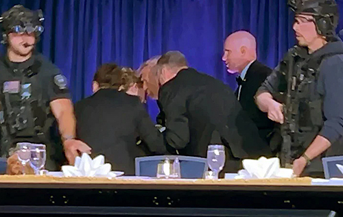 Чоловіку, який відкрив вогонь на вечері Трампа зі ЗМІ, висунули звинувачення у замаху на вбивство президента США