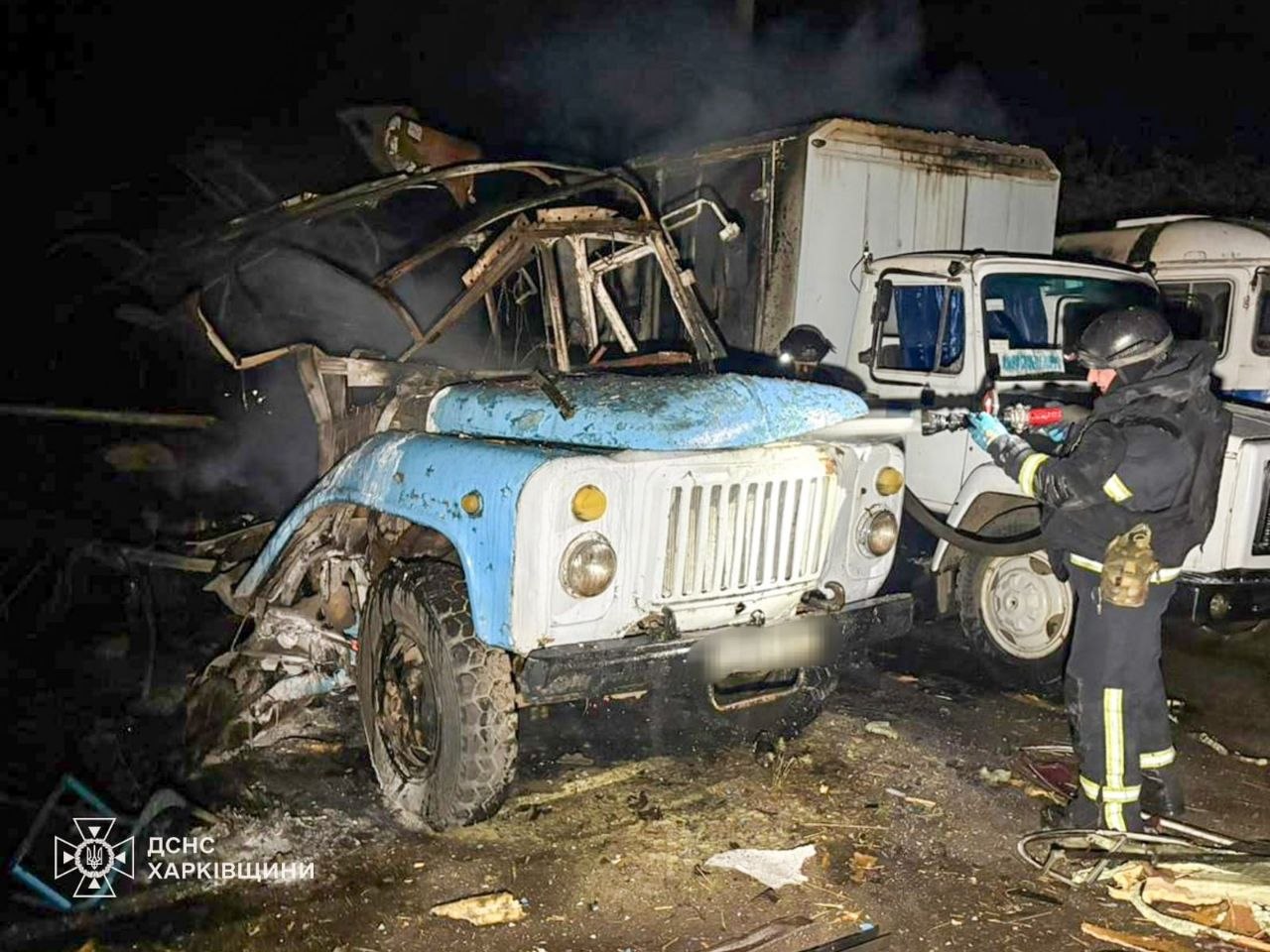 Уночі РФ атакувала Харківщину, пошкоджено підприємство. ФОТО Уночі РФ атакувала Харківщину, пошкоджено підприємство. ФОТО