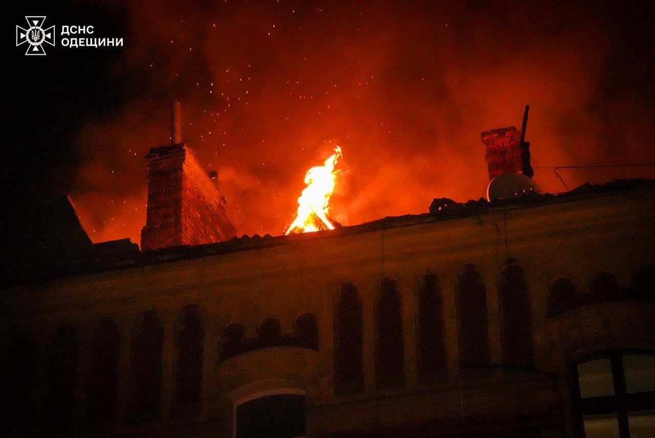 Росія масовано атакувала Одесу ударними безпілотниками: є постраждалі. ФОТО Росія масовано атакувала Одесу ударними безпілотниками: є постраждалі. ФОТО