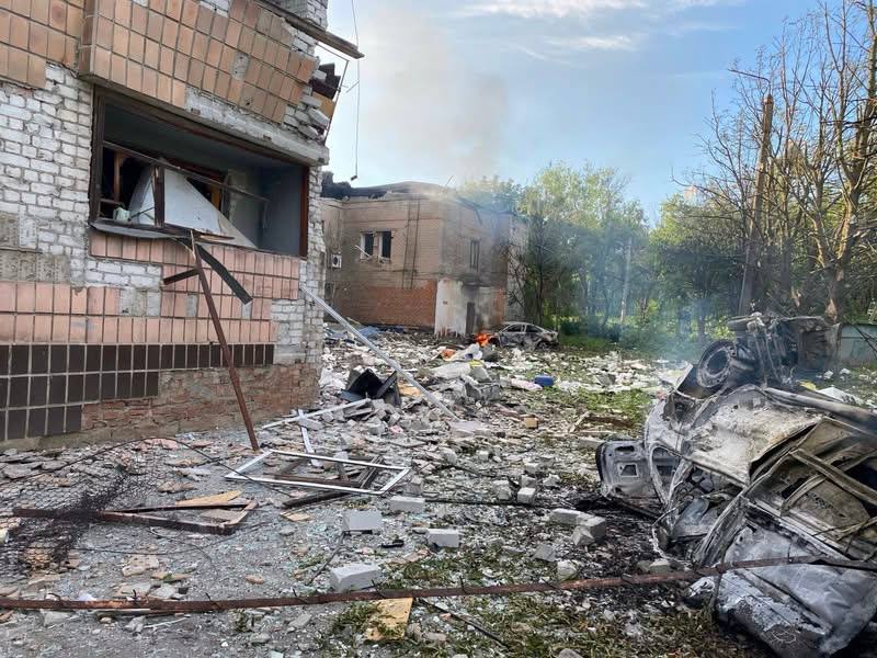 Росія завдала масованого удару КАБАми по Краматорську: пошкоджені багатоповерхівки, є поранені. ФОТО Росія завдала масованого удару КАБАми по Краматорську: пошкоджені багатоповерхівки, є поранені. ФОТО