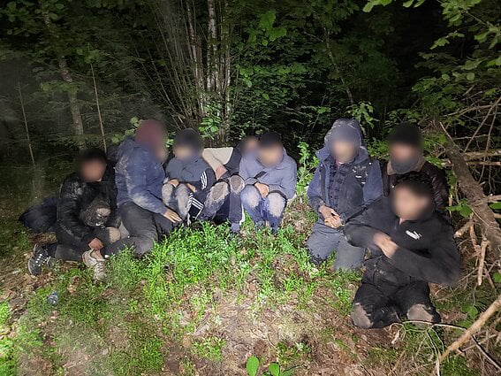 У Литві завернули 38 мігрантів, які прорили тунель під кордоном з Білоруссю
